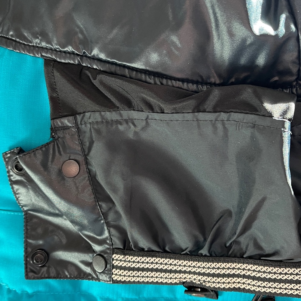 Obermeyer Riley Snowboard Jacket - Picture 4 of 8